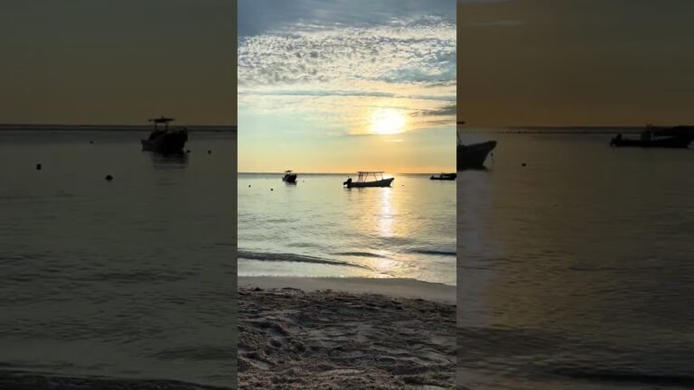 Beautiful sunrise in Puerto Morelos Mexico |   #travel #mexico #beach #cancun