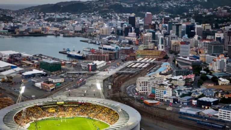 Wellington ,Beautiful city in New Zealand is always threatened by a possible earthquake and  Tsunami