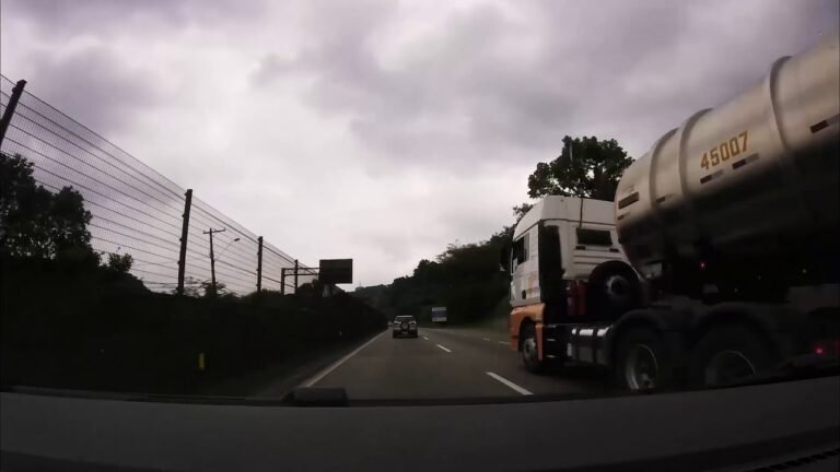 Vídeo time lapse do trajeto Bertioga x São Paulo pela estrada